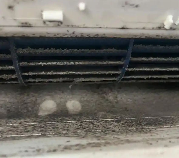 苍南空调吹的风有股烧焦味是怎么回事